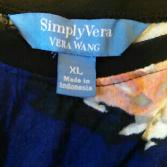 Simply Vera wang tank - Picture 2 of 2